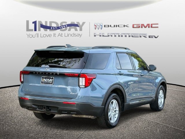 Used 2025 Ford Explorer Active AWD/4WD image 3