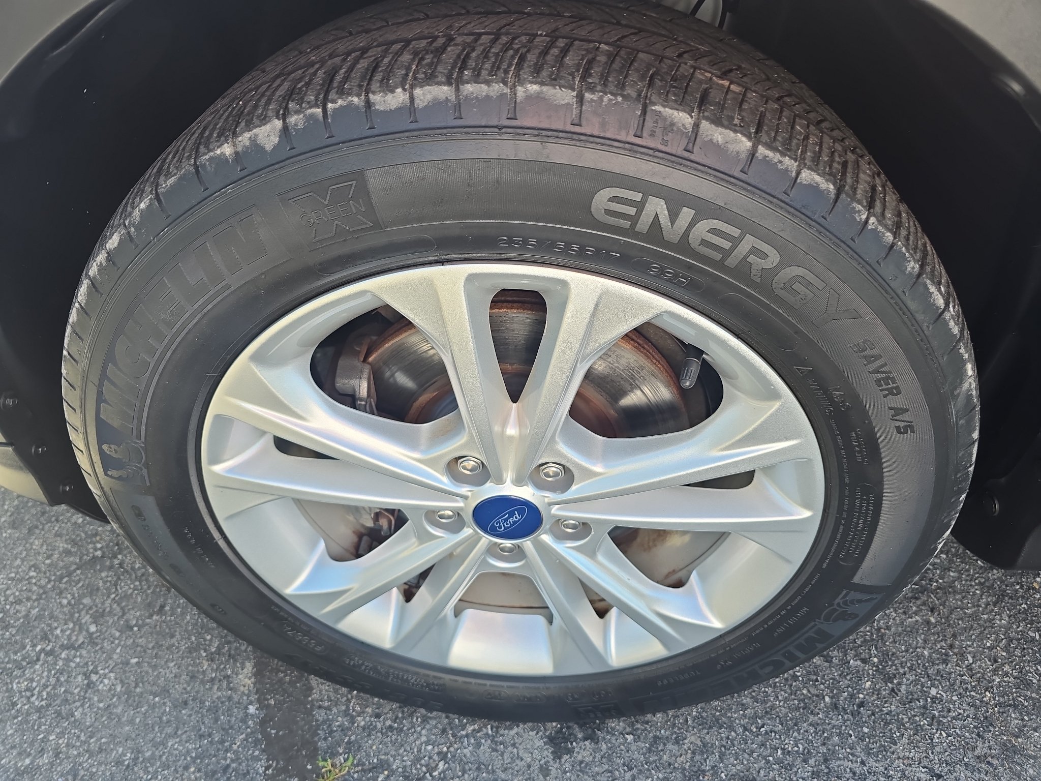 Used 2018 Ford Escape SE w/ Ford Safe & Smart Package FWD image 27