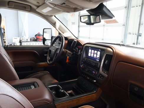 Used 2016 Chevrolet Silverado 2500 High Country w/ Duramax Plus Package image 38