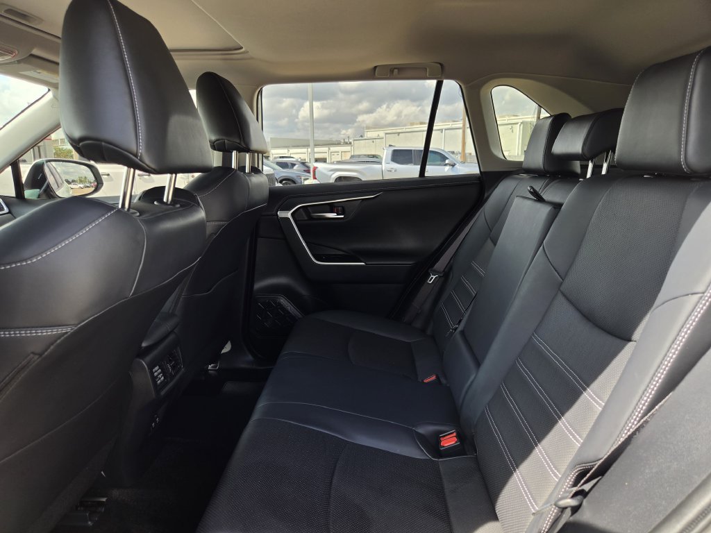 Used 2019 Toyota RAV4 Limited w/ Cold Weather Package AWD/4WD image 30