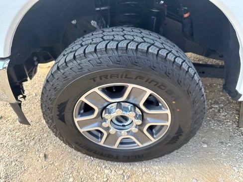 Used 2025 Ford F250 XLT w/ FX4 Off-Road Package AWD/4WD image 11