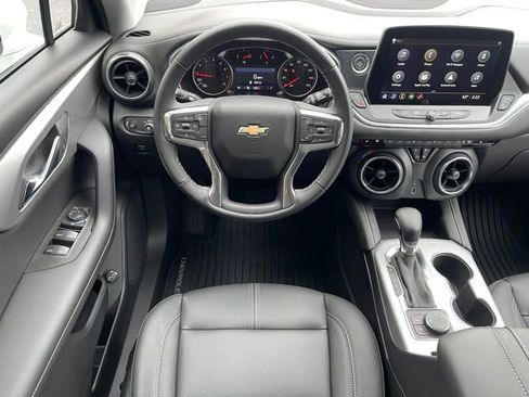 Used 2025 Chevrolet Blazer LT image 6