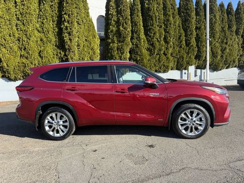 Used 2020 Toyota Highlander Limited image 13