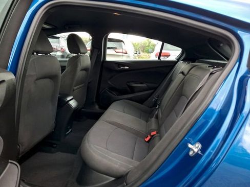 Used 2017 Chevrolet Cruze LT w/ RS Package FWD image 10