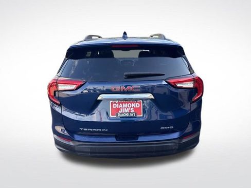 Used 2022 GMC Terrain SLE w/ Driver Convenience Package AWD/4WD image 4