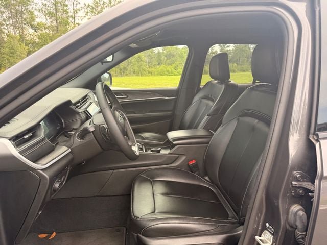 Used 2024 Jeep Grand Cherokee Limited 4xe AWD/4WD image 16