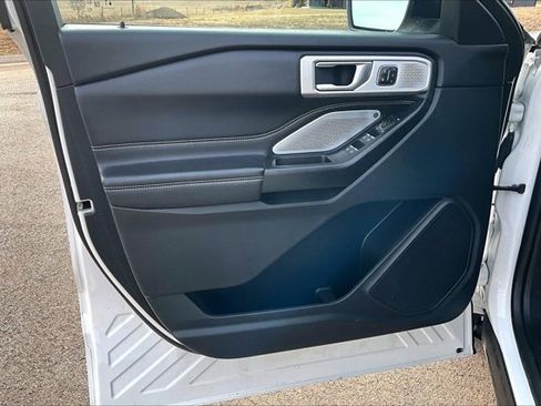 Used 2020 Ford Explorer ST w/ Premium Technology Package image 18