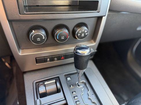 Used 2012 Jeep Liberty Sport image 20