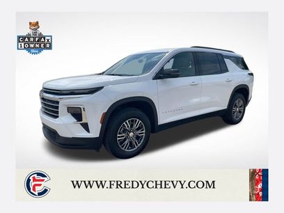 Used 2025 Chevrolet Traverse LT