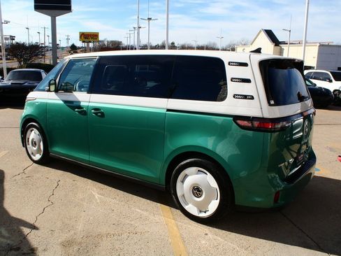 Used 2025 Volkswagen ID. Buzz 1st Edition image 12