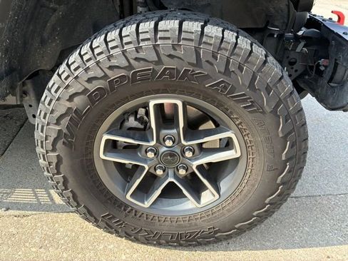 Used 2025 Jeep Gladiator Mojave image 9