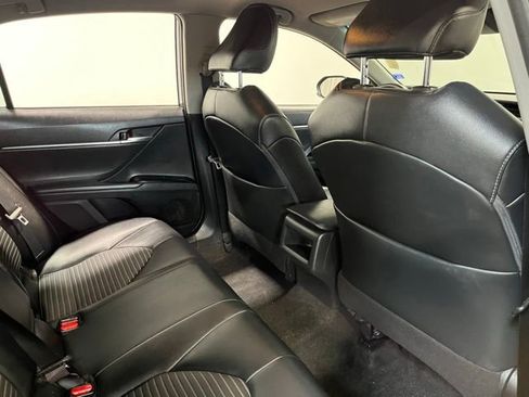 Used 2018 Toyota Camry SE FWD image 14