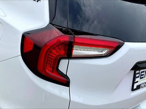 Used 2024 GMC Terrain SLT w/ LPO, 'HIT The Road' Package AWD/4WD image 25
