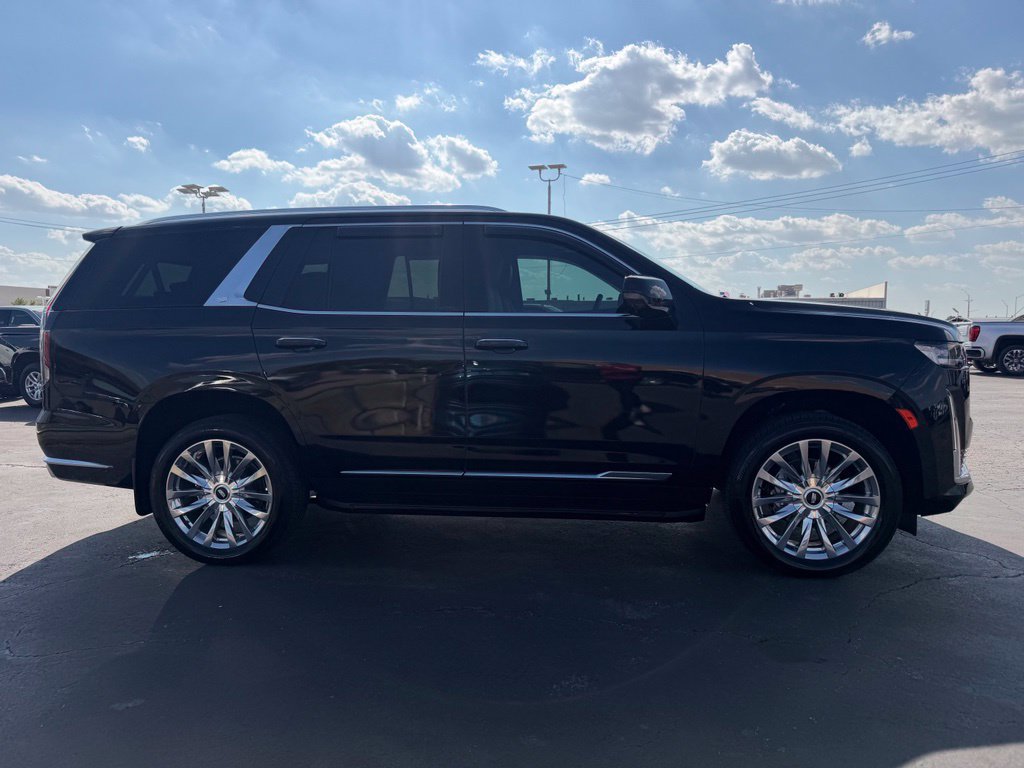 Used 2024 Cadillac Escalade Premium Luxury AWD/4WD image 4