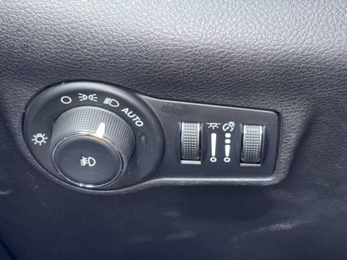 Used 2024 Jeep Compass Trailhawk AWD/4WD image 13