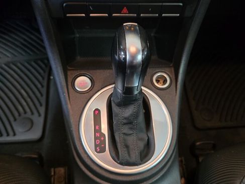 Used 2012 Volkswagen Beetle 2.5 FWD image 17