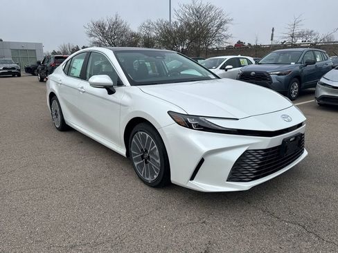 New 2026 Toyota Camry XLE AWD/4WD image 9