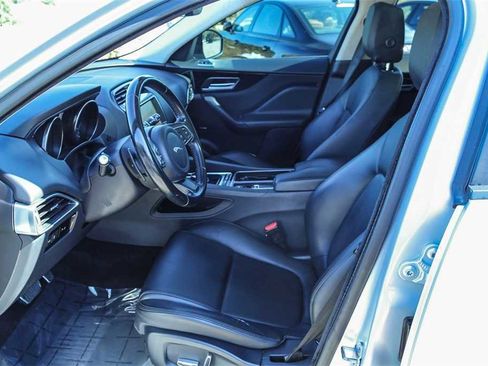 Used 2019 Jaguar F-PACE Premium image 19