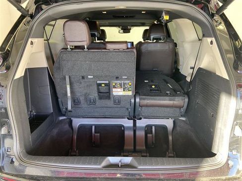 Certified 2024 Toyota Sienna Platinum image 34