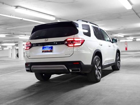 Certified 2023 Honda Pilot Elite image 6