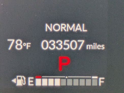 Certified 2023 Honda Pilot Touring image 7