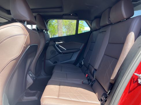 Used 2025 BMW X2 xDrive28i image 30