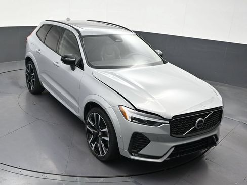 Used 2024 Volvo XC60 B5 Ultimate AWD/4WD image 24
