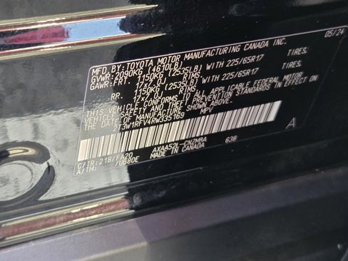 Used 2024 Toyota RAV4 XLE w/ Convenience Package image 18