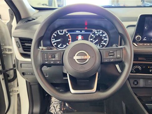 Used 2024 Nissan Rogue S FWD image 32