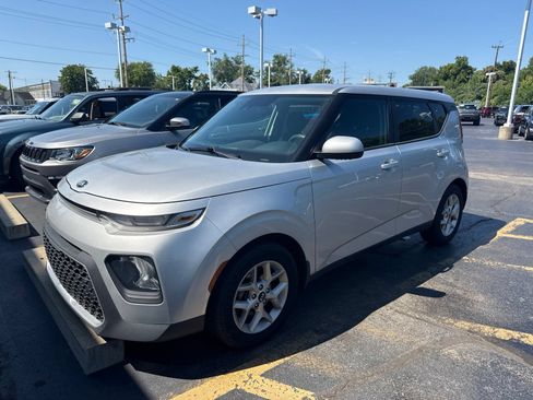 Used 2020 Kia Soul S FWD image 1
