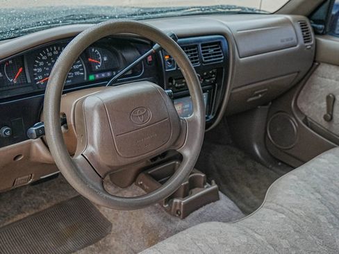 Used 2000 Toyota Tacoma Short Bed image 19