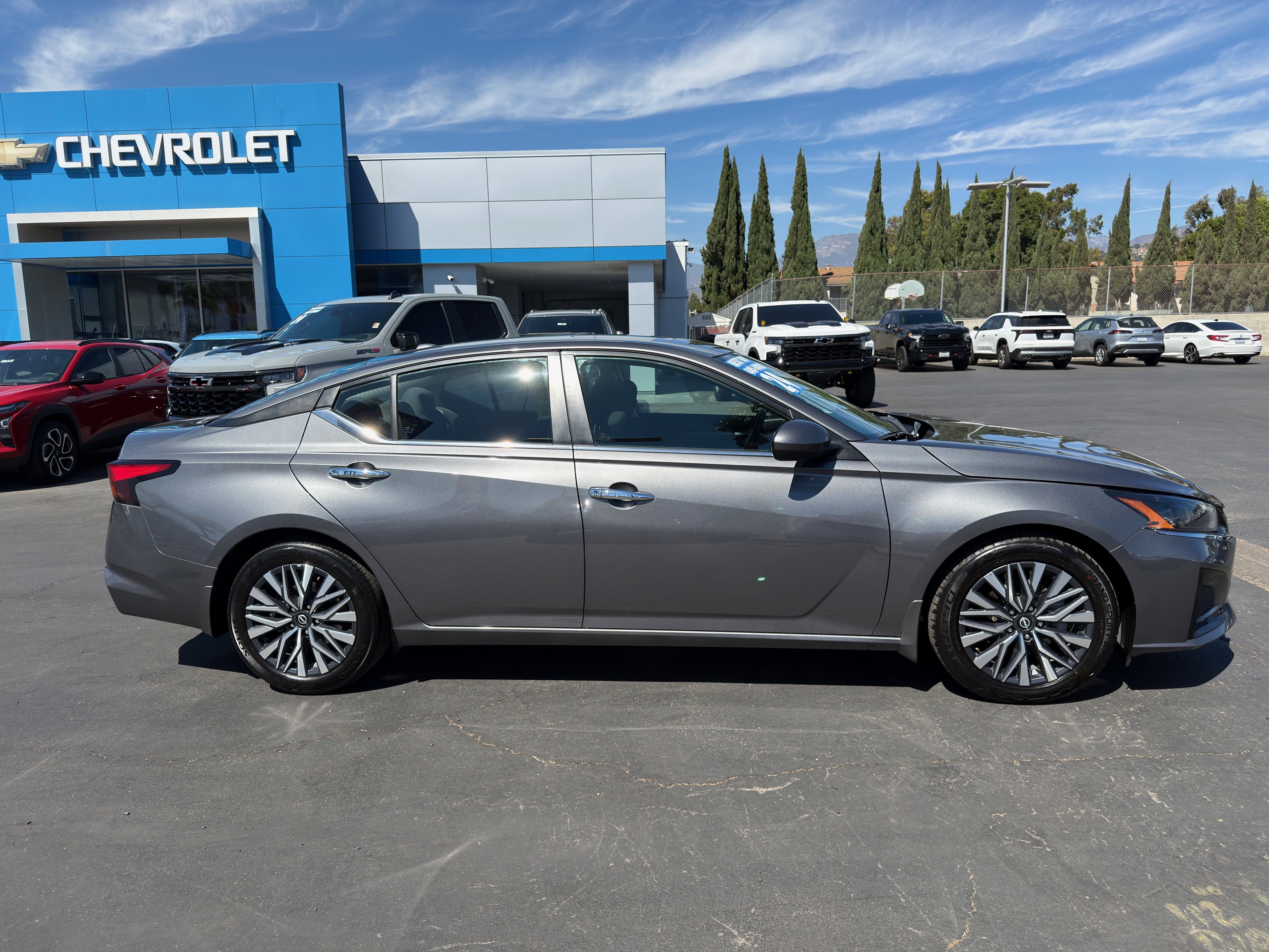 Used 2024 Nissan Altima 2.5 SV w/ SV Premium Package FWD image 9