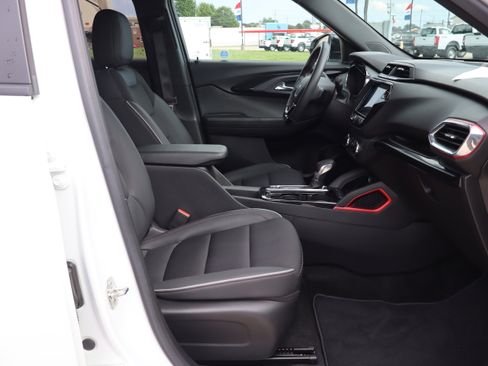 Used 2023 Chevrolet TrailBlazer RS w/ Convenience Package AWD/4WD image 12