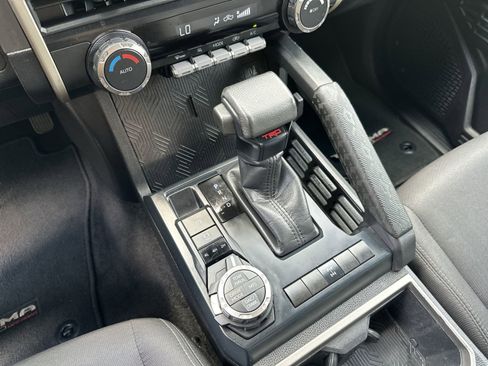 Used 2024 Toyota Tacoma TRD Off-Road AWD/4WD image 21