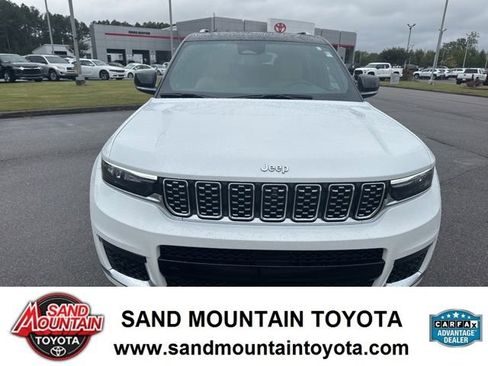 Used 2024 Jeep Grand Cherokee L Summit w/ Luxury Tech Group V image 8