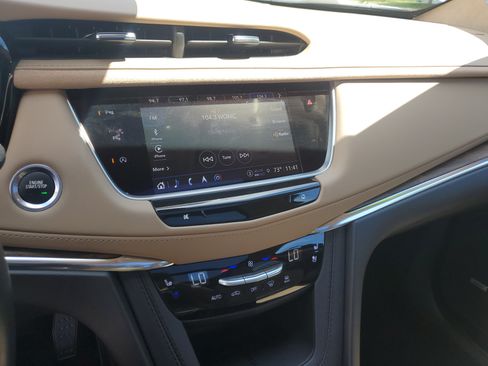 Used 2023 Cadillac XT5 Premium Luxury w/ Platinum Package AWD/4WD image 18