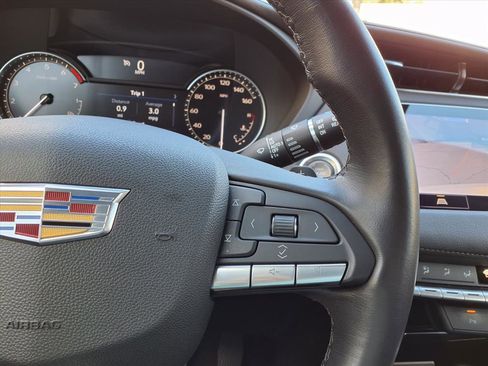 Certified 2023 Cadillac XT4 Premium Luxury image 27