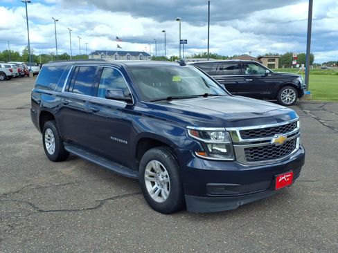 Used 2018 Chevrolet Suburban LT AWD/4WD image 8