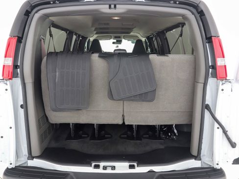 Used 2025 Chevrolet Express 3500 LT w/ LT Preferred Equipment Group image 11