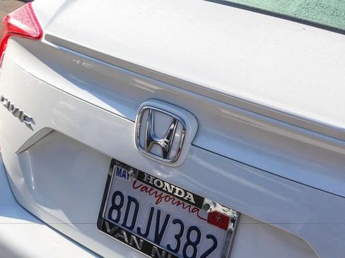 Used 2018 Honda Civic EX-L image 11