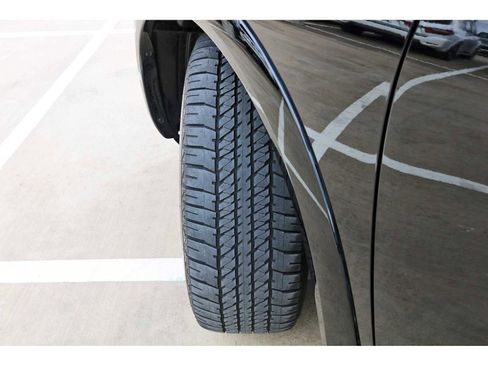 Used 2024 Nissan Armada SL w/ Midnight Edition Package image 32