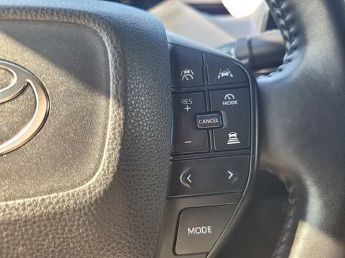 Used 2023 Toyota Prius LE FWD image 27
