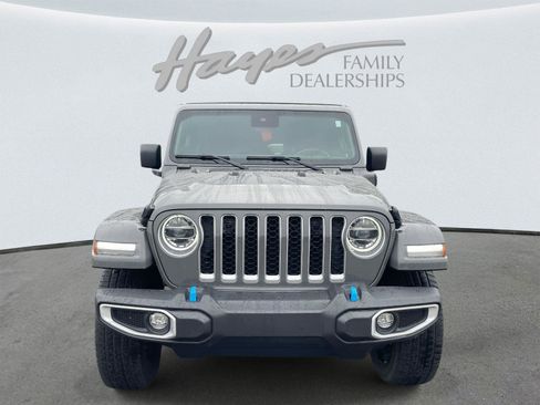 Used 2022 Jeep Wrangler Unlimited Sahara w/ Cold Weather Group image 28