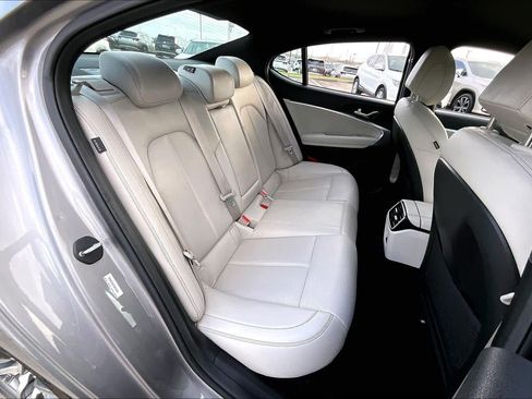 Used 2025 Genesis G70 2.5T RWD image 38