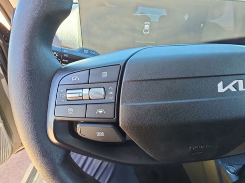 Used 2025 Kia K4 FWD image 18