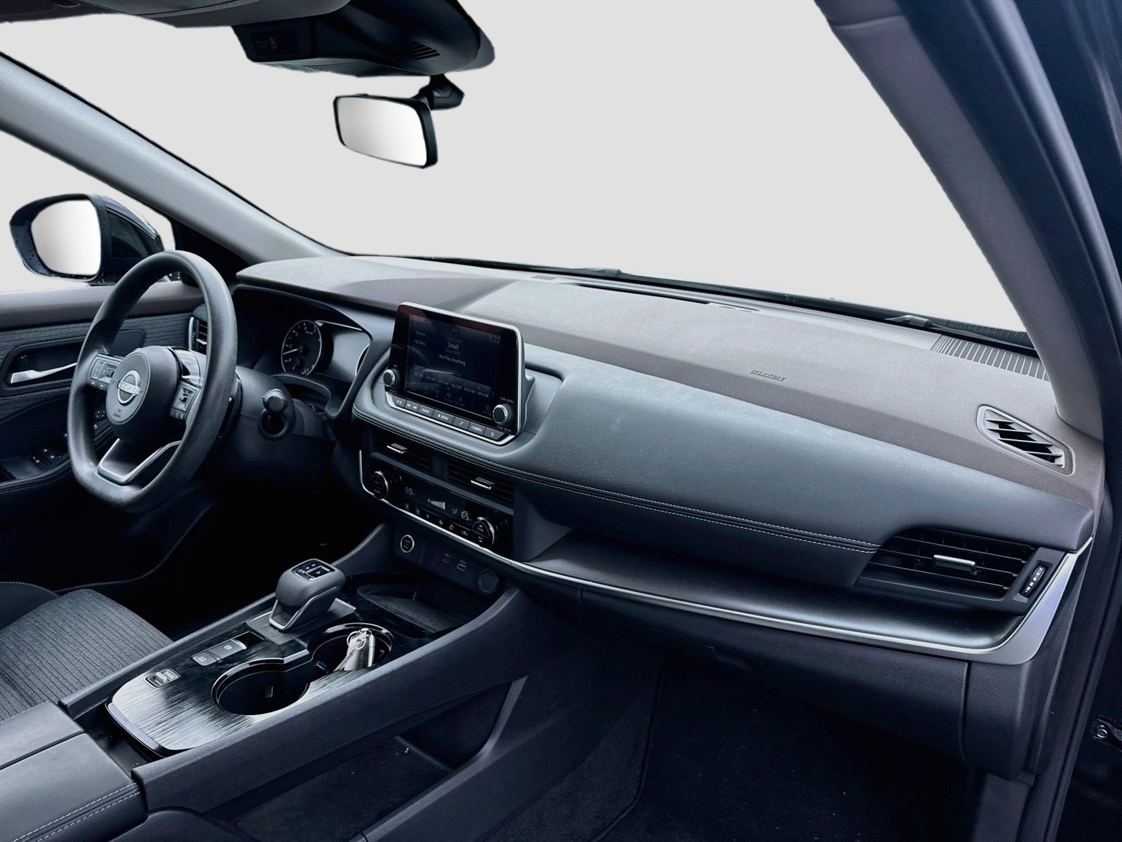 Used 2023 Nissan Rogue SV FWD image 30