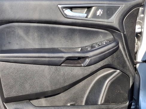 Certified 2022 Ford Edge SE w/ Black Appearance Package image 13