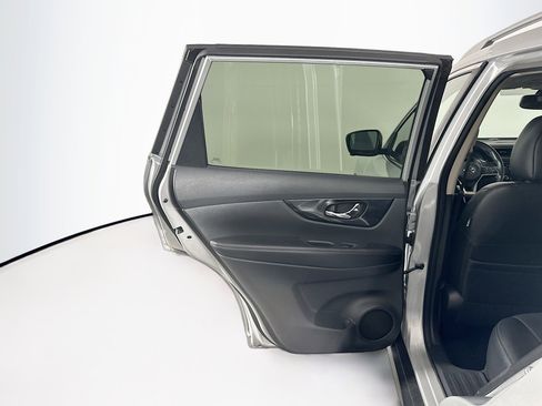 Used 2019 Nissan Rogue SL image 27