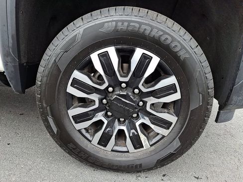 Used 2024 GMC Sierra 2500 Denali Ultimate AWD/4WD image 7