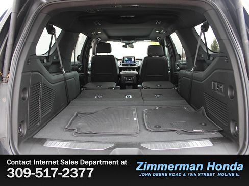Used 2023 Chevrolet Suburban Z71 w/ Luxury Package image 7